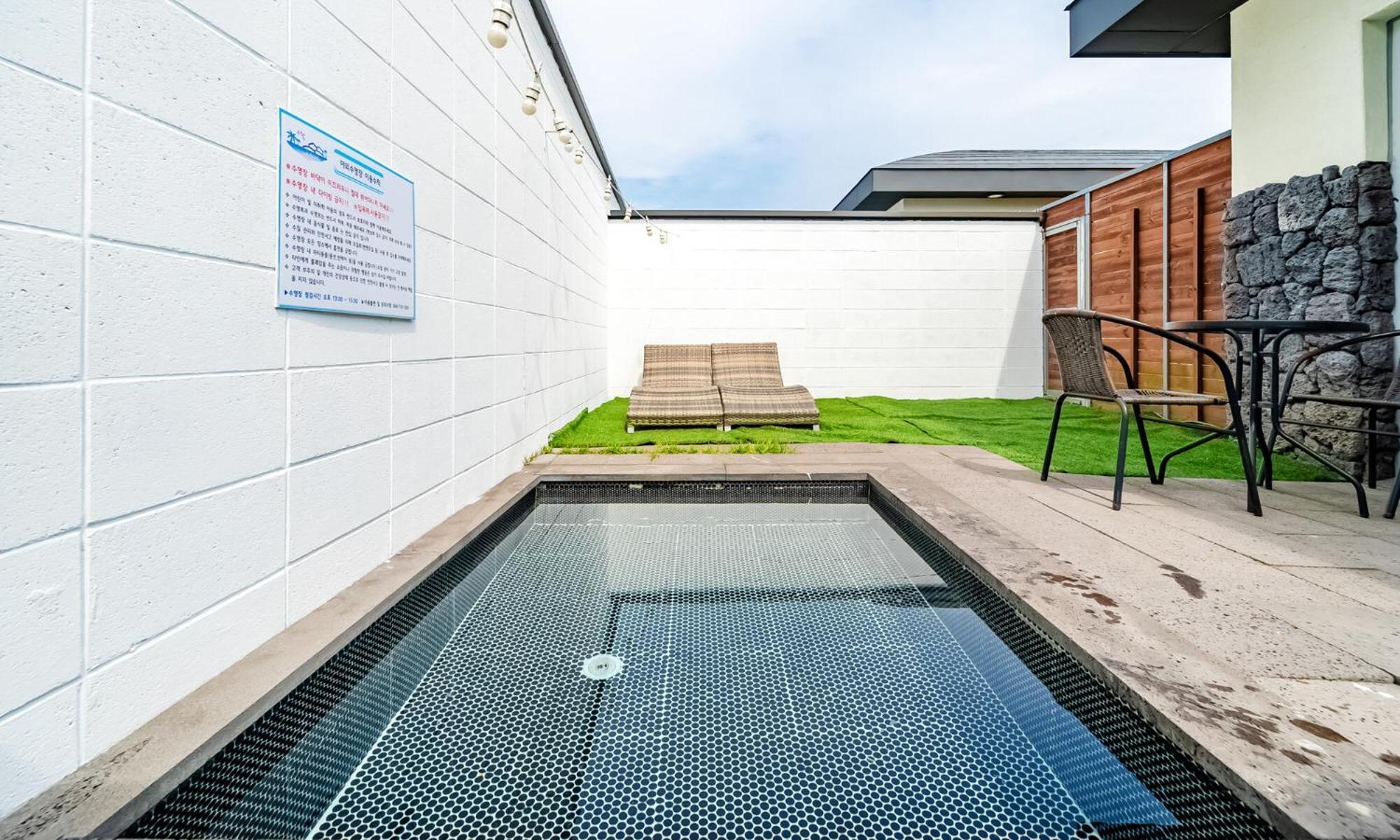 Pool And Villa Sorang Jeju Exterior photo